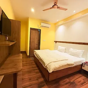 Shivam - Near Kashi Vishwanath Temple With Parking And Lift Hotel Varanasi